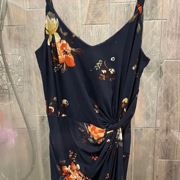 nine britton Dresses & Skirts - Nine Britton navy floral print midi dress